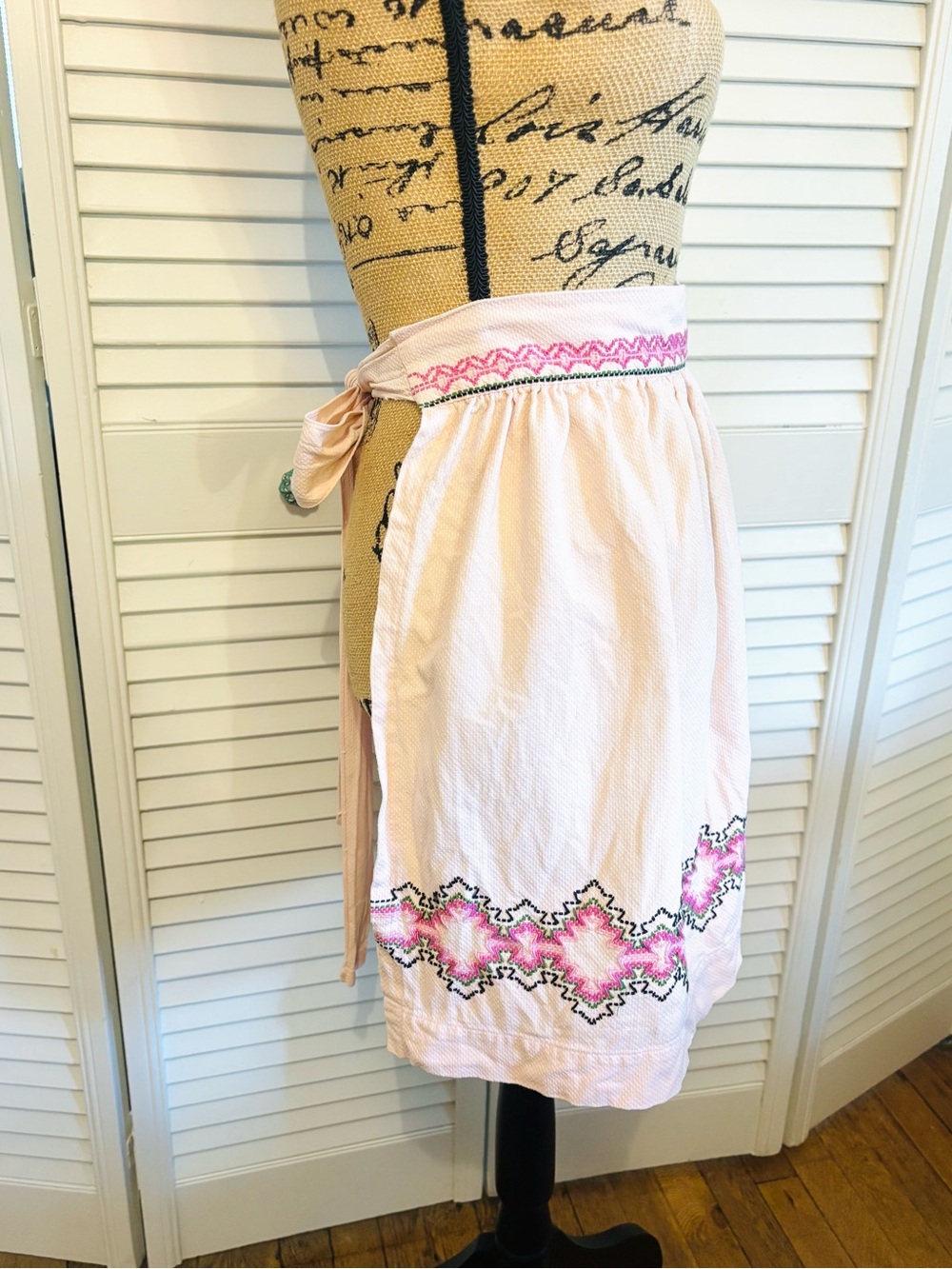 Vintage Light Pink Embroidered Half Apron Women’s